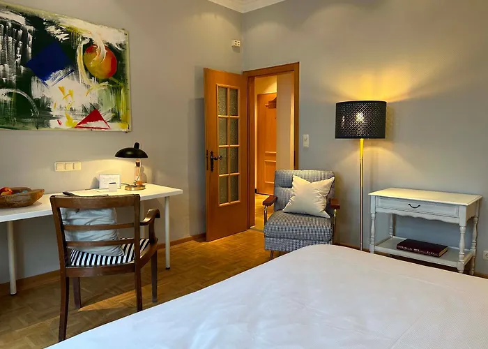 Appartementhaus Herrenhaeuser Gaerten * Ганновер