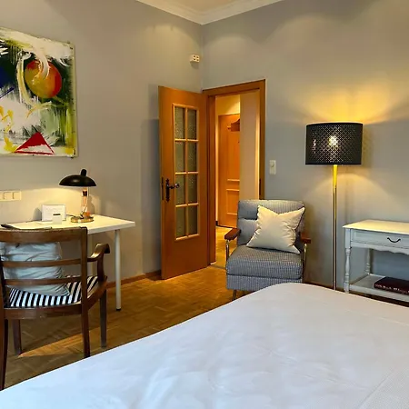 Appartementhaus Herrenhaeuser Gaerten * هانوفر